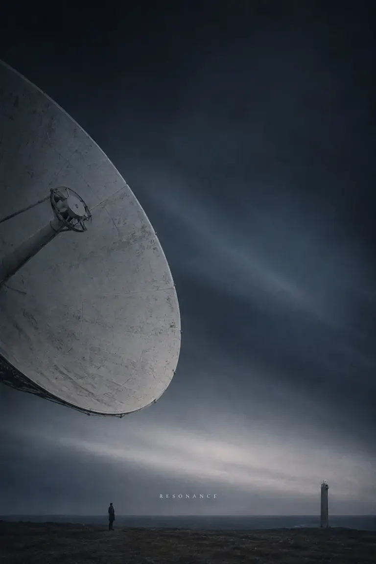 Sweeping source-derived dish arc in the Monumental Quiet style